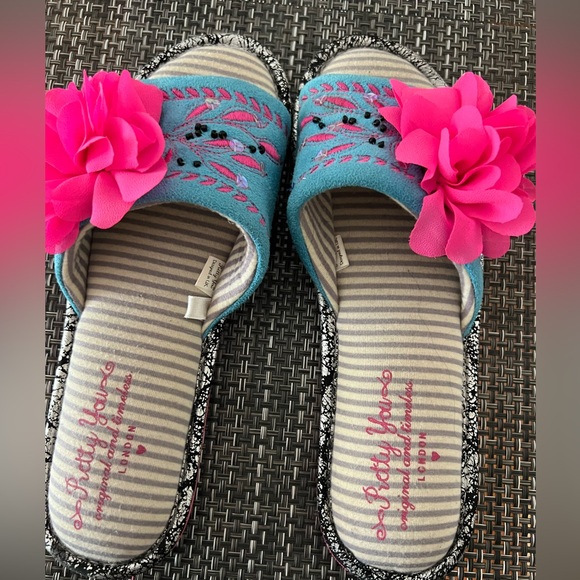 Pretty You London 🌸 Slippers 🌸 - Picture 4 of 5